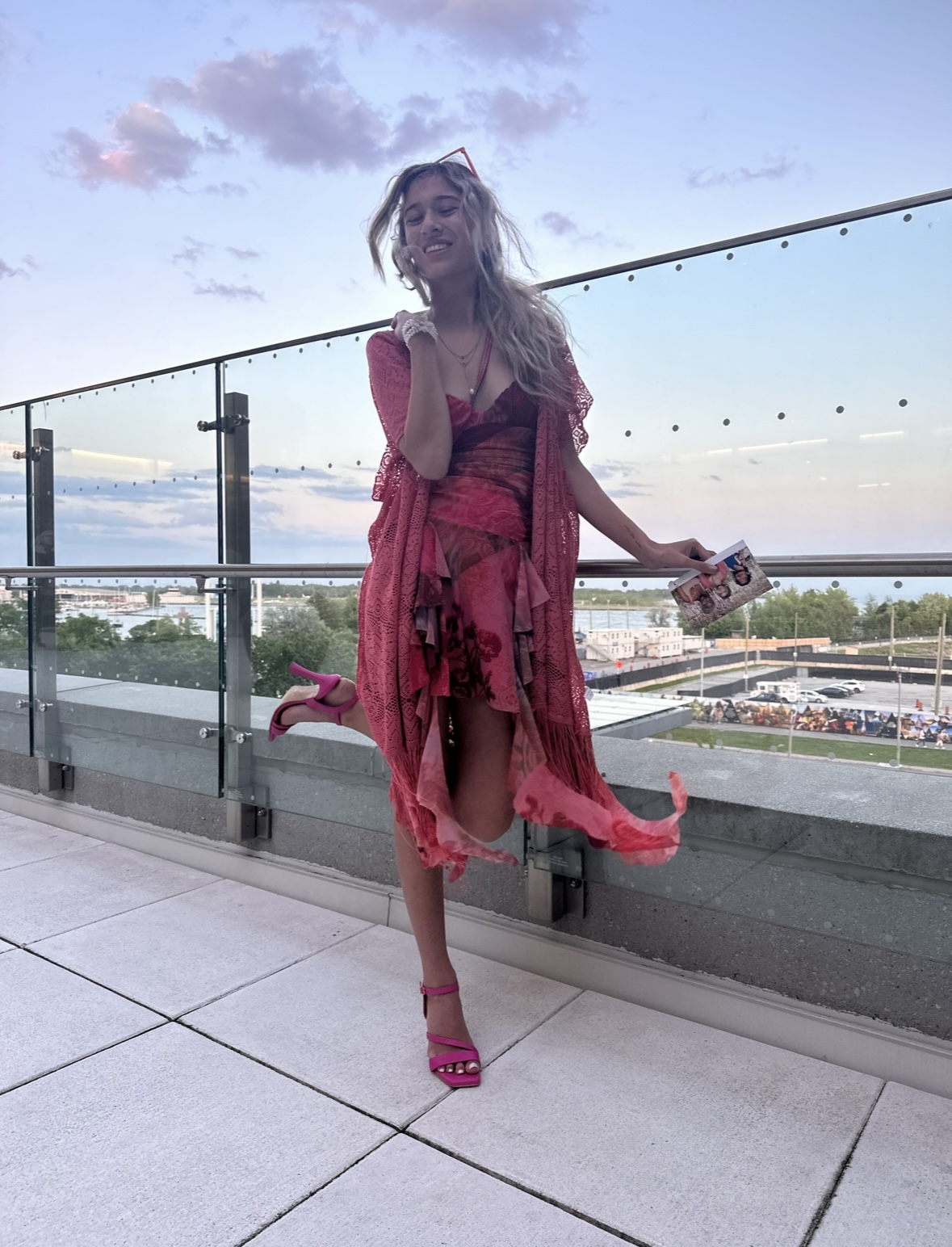 With my feet in pain from my heels, I couldn't leave the event without a picture with them! | Avec mes pieds en douleur de mes talons, je ne pouvais pas quitter l'événement sans prendre une photo avec eux!