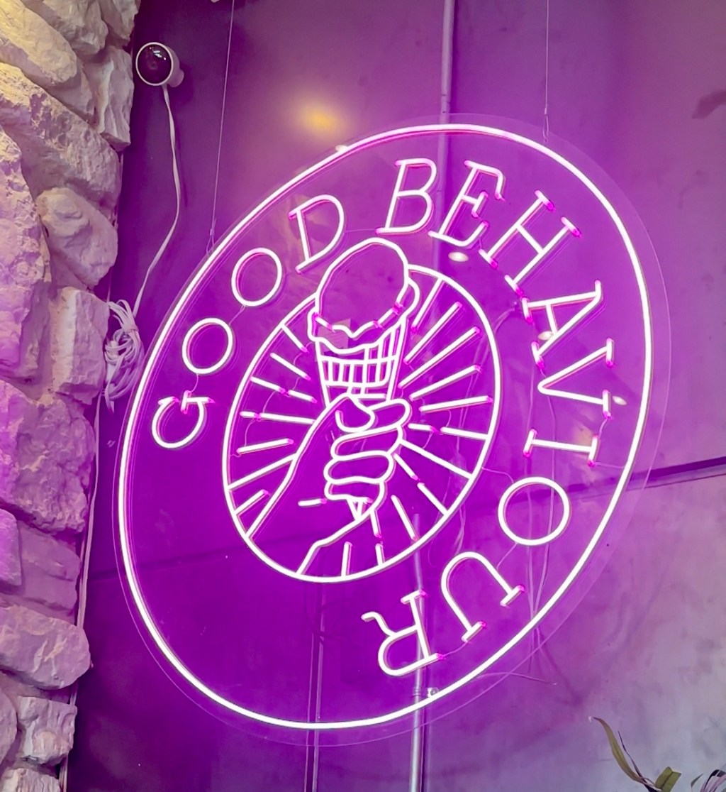 Crafting Cones: How Good Behaviour’s Creative Ice Cream Flavours Comforts the Community | Créer des Cornets: Comment les saveurs créatives de Good Behaviour confortent la&nbsp;communauté